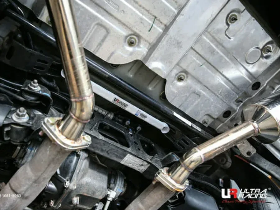 Ultra Racing Chevrolet Camaro (SS) 6.2 V8 2WD 16+ UltraRacing 2-Point Rear Lower Bar (3813), référence RL2-3813