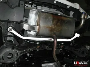 Ultra Racing Toyota Auris (E210) 2.0 HB 19+/Toyota CH-R 1.2T/1.8 18+ 2WD UltraRacing 2-Point Rear Lower Bar (3843), référence RL2-3843