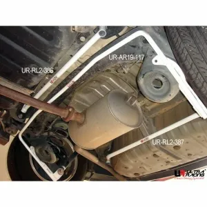 Ultra Racing Toyota Ipsum (XM20) 2.4 01-09/Isis 1.8 04-17 2WD UltraRacing 2-Point Rear Lower Bar (386), référence RL2-386