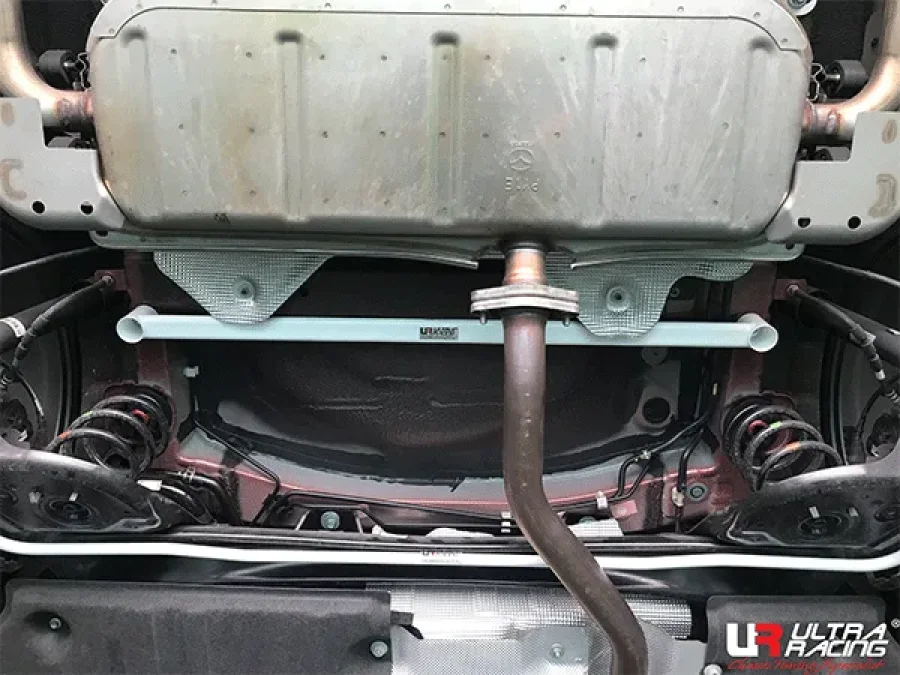 Ultra Racing Mazda 3 (BP) 2.0 2WD HB/Sedan 19+/CX-30 2.0 19+ UltraRacing 2-Point Rear Lower Bar (4153), référence RL2-4153