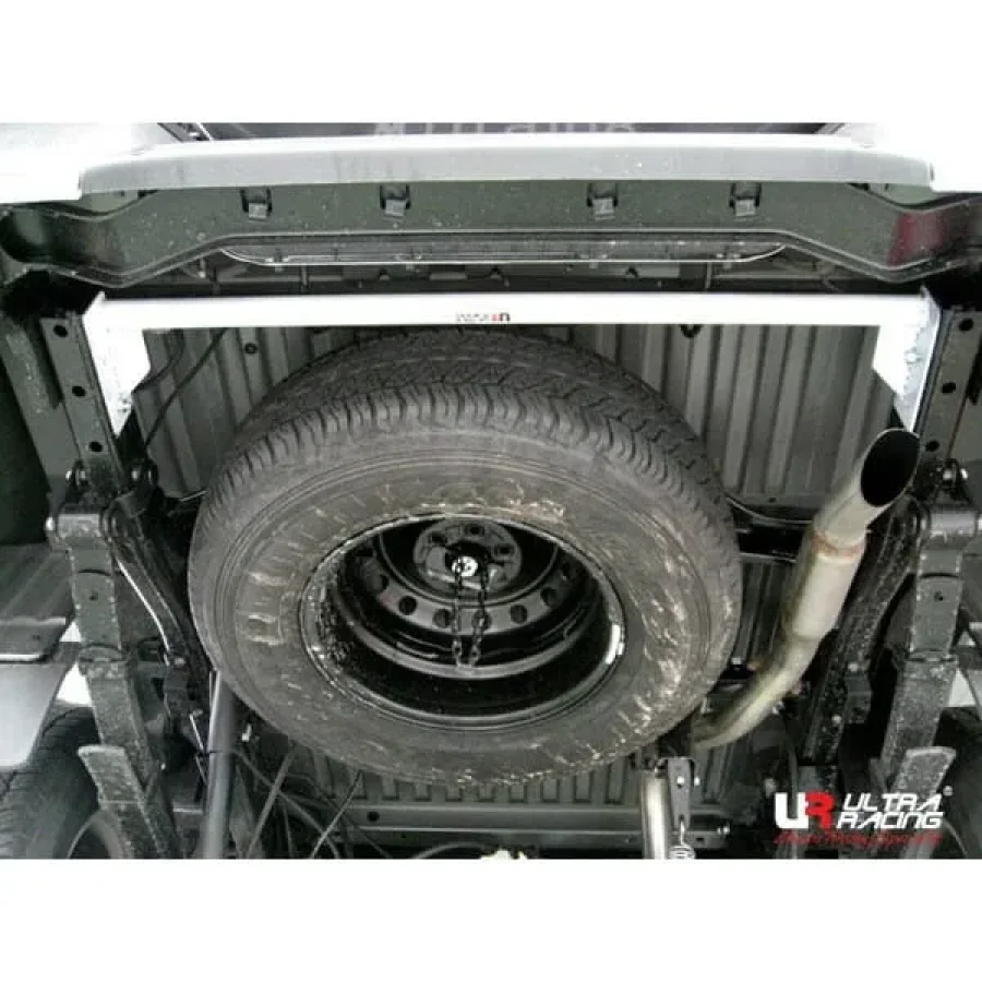 Ultra Racing Nissan Navara (D40) 2.5 4WD 04-17 UltraRacing 2-Point Rear Lower Bar (875), référence RL2-875