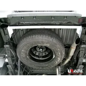 Ultra Racing Nissan Navara (D40) 2.5 4WD 04-17 UltraRacing 2-Point Rear Lower Bar (875), référence RL2-875
