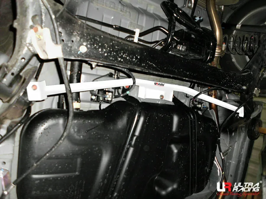 Ultra Racing Honda BR-V (DG1) 1.5 2WD 16-21 UltraRacing 3-Point Rear Lower Bar (3772), référence RL3-3772