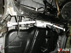 Ultra Racing Honda BR-V (DG1) 1.5 2WD 16-21 UltraRacing 3-Point Rear Lower Bar (3772), référence RL3-3772