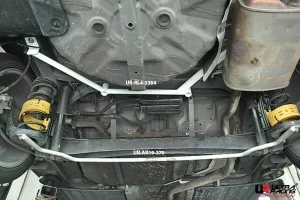 Ultra Racing Kia Cerato/Forte K3 (YD) 1.6 GDI 2WD Sedan 12-18 UltraRacing 4-Point Rear Lower Bar (3384), référence RL4-3384