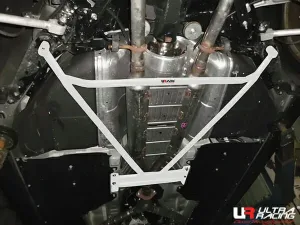 Ultra Racing Infiniti Q70 (Y51) 2.5/3.5 V6 2WD 13+ UltraRacing 4-Point Rear Lower Bar (3453), référence RL4-3453