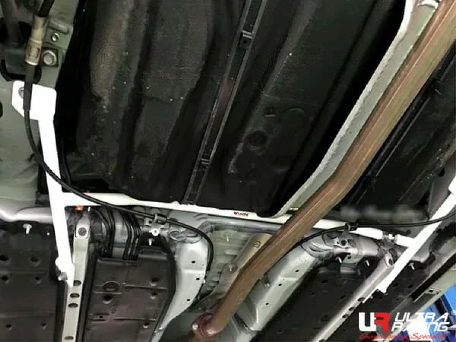 Ultra Racing Lexus ES 250 (XV60) 2.5 V6 2WD 12-18 UltraRacing 4-Point Rear Lower Bar (3466A), référence RL4-3466A