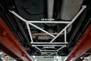 Ultra Racing Nissan Navara (D23) 2.5D 4WD 14+ UltraRacing 4-Point Rear Lower Bar (3508), référence RL4-3508