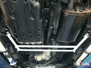 Ultra Racing Toyota Fj Cruiser (XJ10/GSJ10) 4.0 V6 4WD 10-17 UltraRacing 4-Point Rear Lower Bar (3633), référence RL4-3633