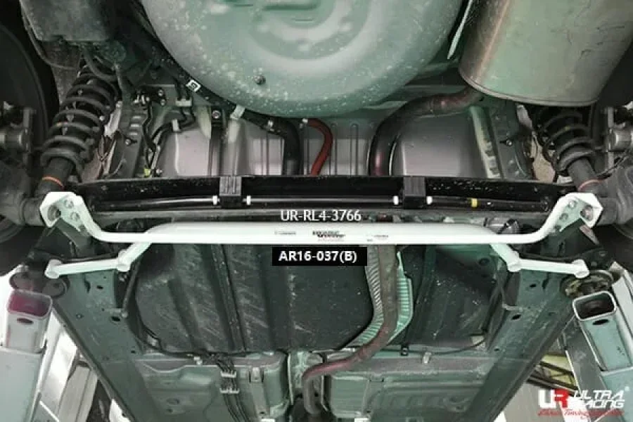 Ultra Racing Toyota Sienta (XP170) 1.5/1.8 2WD 15+ UltraRacing 4-Point Rear Lower Bar (3766), référence RL4-3766