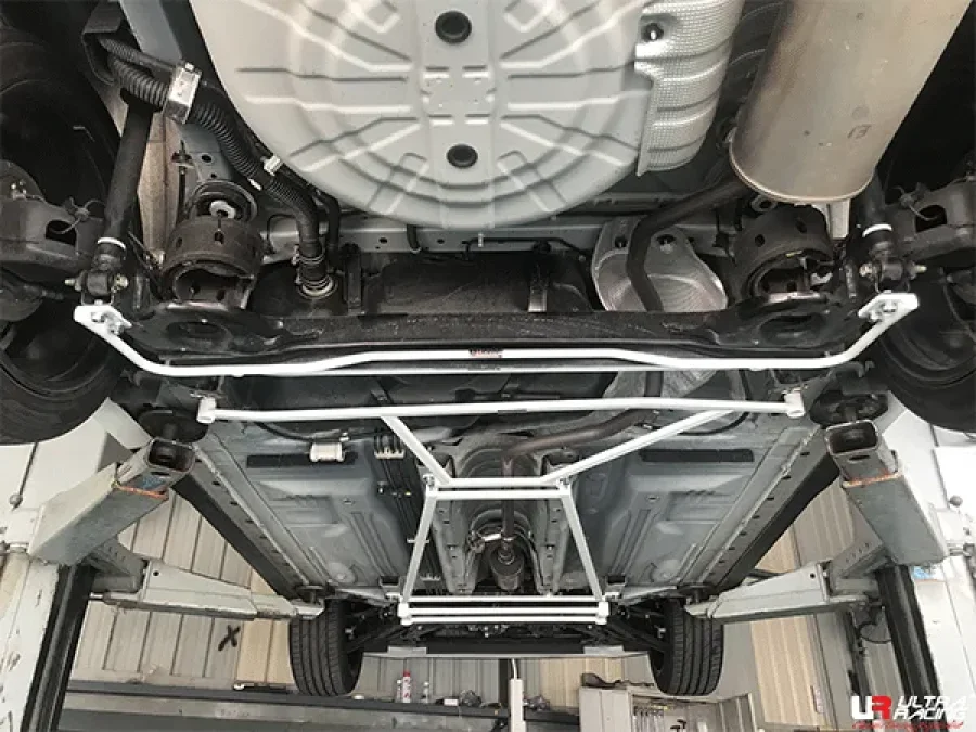 Ultra Racing Nissan Almera (N18) 1.0T 2WD 19+ UltraRacing 4-Point Rear Lower Bar (4197), référence RL4-4197