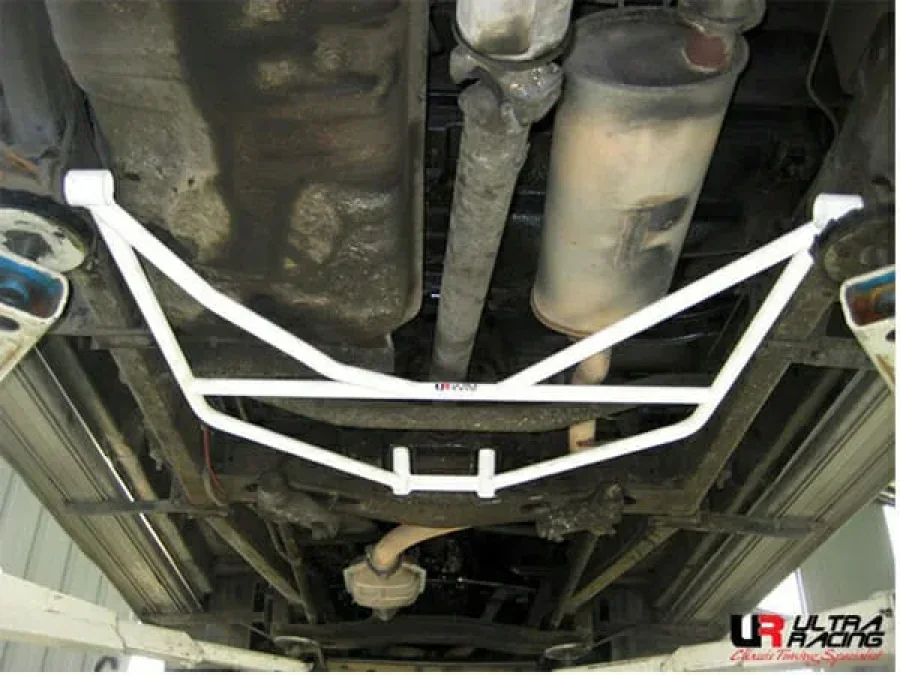 Ultra Racing Tata Telcoline (X2) 2.0 MT 88-07 UltraRacing 4-Point Rear Lower Bar (905), référence RL4-905