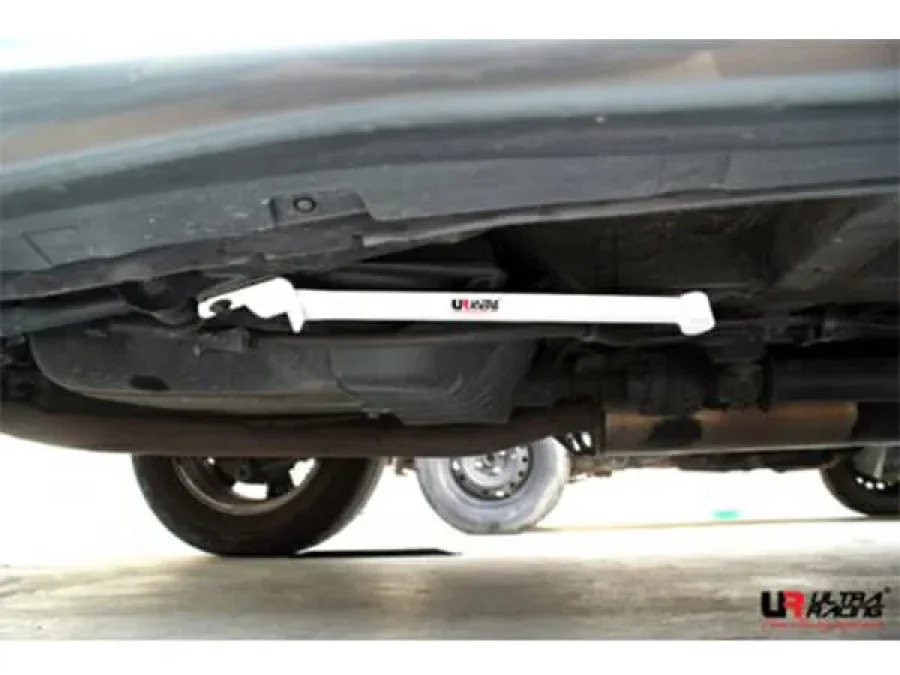 Ultra Racing Toyota Harrier (XU10) 2.2 2WD 99-03 UltraRacing 4-Point Rear Lower Bar (1360P), référence RS4-1360P