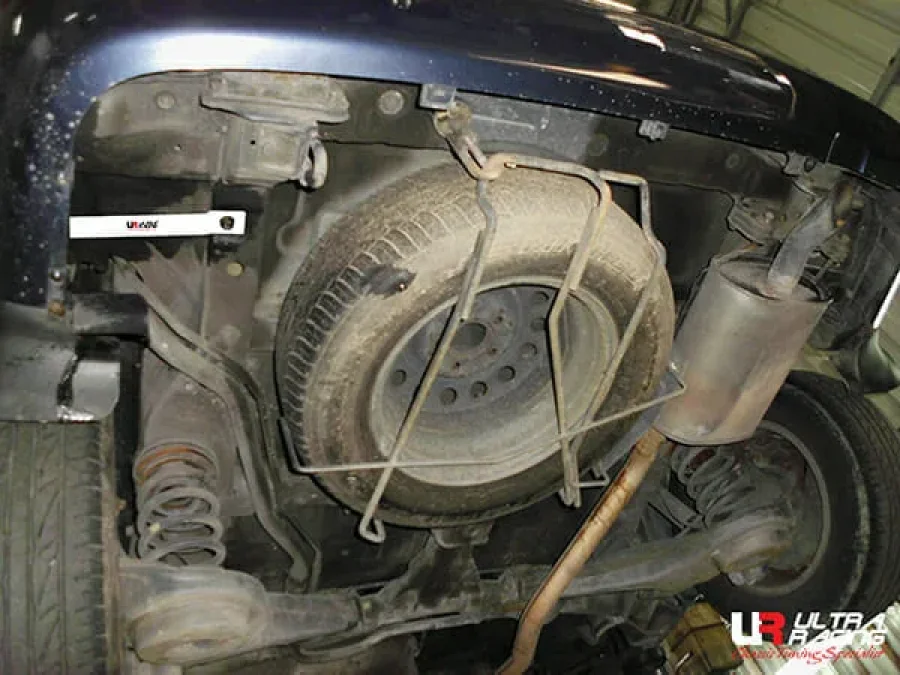 Ultra Racing Hyundai Trajet 2.0 2WD 99-08 UltraRacing 4-Point Rear Lower Bar (3189P), référence RS4-3189P