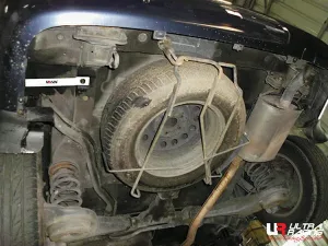 Ultra Racing Hyundai Trajet 2.0 2WD 99-08 UltraRacing 4-Point Rear Lower Bar (3189P), référence RS4-3189P