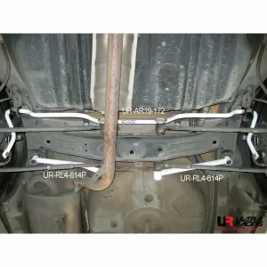 Ultra Racing Toyota Camry (XV30/ACV36R) 2.2 2WD 02-04 UltraRacing 4-Point Rear Lower Bar (614P), référence RS4-614P