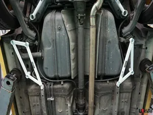Ultra Racing Toyota Caldina (T240) 2.0T GT4 4WD 02-07 UltraRacing 7-Point Rear Lower Bar (433P), référence RS7-433P