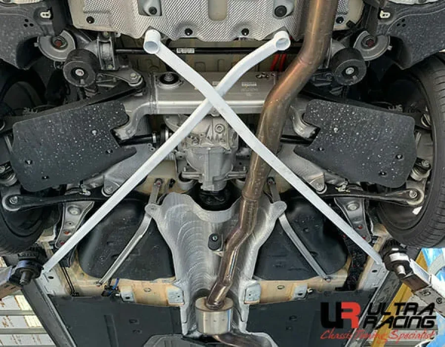 Ultra Racing BMW 5 G30 (530I) 2.0T 2WD 17+ UltraRacing 4-Point Rear Lower Bar (4077P), référence URCN-RS4-4077P