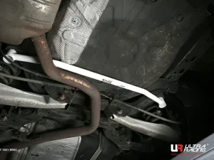 Ultra Racing Chevrolet Malibu 2.0D/2.4 2WD 13-15 UltraRacing 2-Point Rear Lower Bar (2234), référence URKR-RL2-2234
