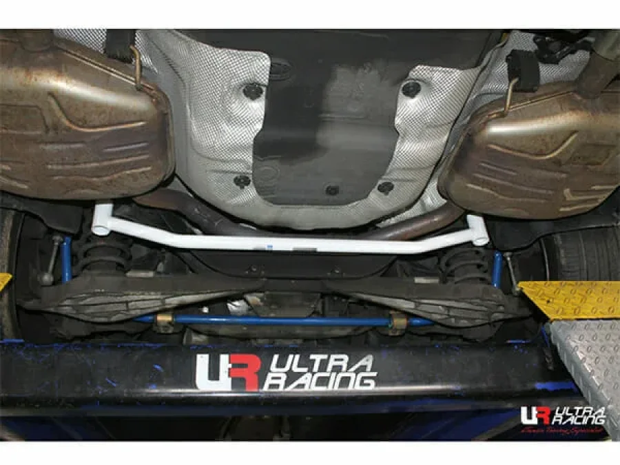 Ultra Racing Volvo S80 2.4D/2.0T 2WD 07-16/XC60 3.0 10-17 UltraRacing 2-Point Rear Lower Bar (3233), référence URKR-RL2-3233