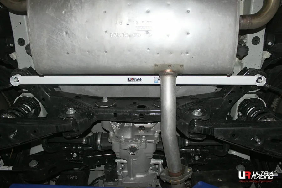 Ultra Racing Hyundai Tucson (TL) 1.7D/2.0D/Kia Sportage 1.7D/2.0D 17-22 2WD UltraRacing 2-Point Rear Lower Bar (3239), référence URKR-RL2-3239