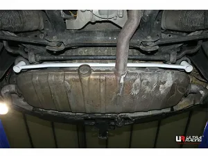 Ultra Racing Volkswagen Touareg (7L) 3.0 V6 4WD 02-10 UltraRacing 2-Point Rear Lower Bar (3241), référence URKR-RL2-3241