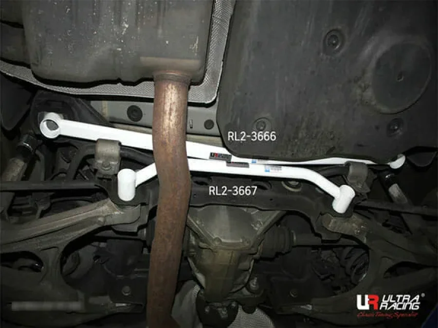 Ultra Racing Mercedes C292 GLE 350/ML350 3.0D 4WD 15+ UltraRacing 2-Point Rear Lower Bar (3667), référence URKR-RL2-3667