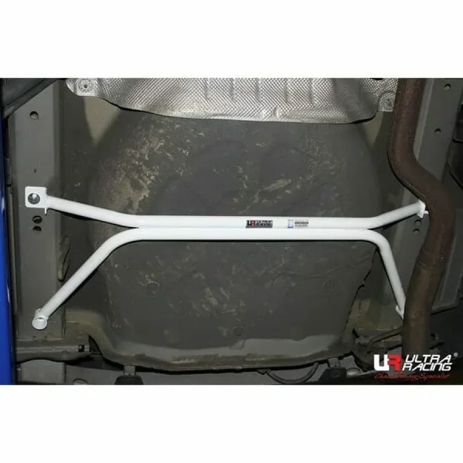 Ultra Racing Chevrolet Cruze (J300) 1.8/2.0 08-16 Daewoo Lacetti 2.0D 08-11 2WD UltraRacing 4-Point Rear Lower Bar (2704), référence URKR-RL4-2704