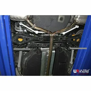 Ultra Racing Hyundai Sonata (LF) 2.0/2.4 2WD 15+ UltraRacing 4-Point Rear Lower Bar (2735), référence URKR-RL4-2735
