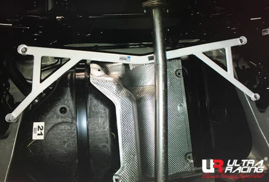 Ultra Racing Hyundai Tucson (TL) 2.0D 16-21/Kia Sportage 1.7D/2.0 17-22 2WD UltraRacing 4-Point Rear Lower Bar (3559), référence URKR-RL4-3559