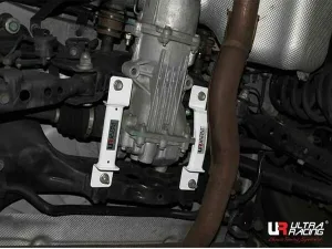 Ultra Racing Renault Samsung QM5 2.0D 2WD/4WD 07-17 UltraRacing 4-Point Rear Lower Bar (2684P), référence URKR-RS4-2684P