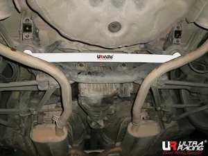 Ultra Racing Lexus LS 400 (XF20) 4.0 V8 2WD 94-00 UltraRacing 2-Point Rear Lower Bar (2813), référence URTH-RL2-2813