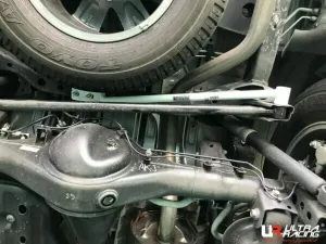 Ultra Racing Toyota Fortuner (AN150) 2.4D/2.7/2.8D 4WD 15-19 UltraRacing 2-Point Rear Lower Bar (3365), référence URTH-RL2-3365