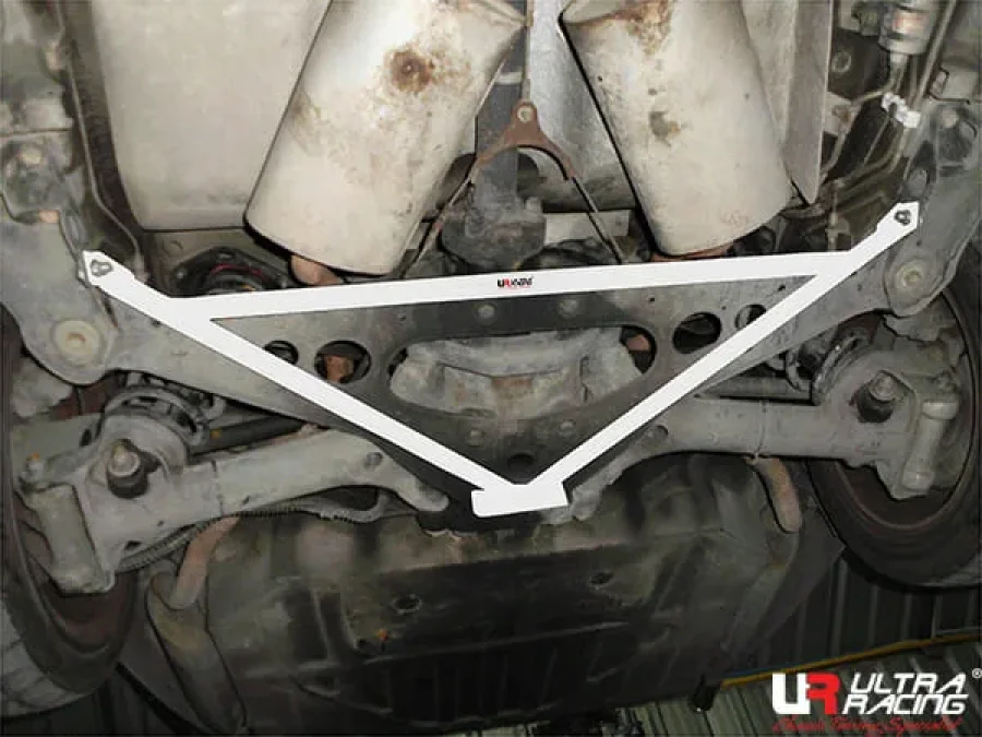 Ultra Racing Jaguar XJ6 (XJ40) 4.0 2WD 86-94 UltraRacing 3-Point Rear Lower Bar (2816), référence URTH-RL3-2816