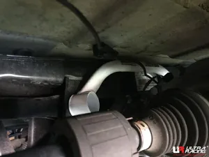 Ultra Racing Mini Country Man R60 1.6T 4WD 10-16 UltraRacing 2-Point Rear Lower Bar (2939), référence URTW-RL2-2939