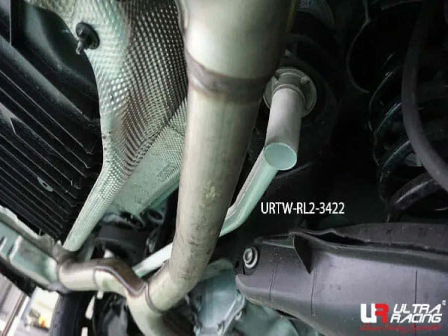 Ultra Racing Mercedes C205 C250 C300 (Coupe) 2.0T 15-21/E300 3.0T 16+/C200 C350 2.0 14-21 2WD UltraRacing 2-Point Rear Lower Bar (3422), référence URTW-RL2-3422