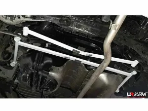 Ultra Racing Lexus ES 300H (XZ10) 2.5 Hybrid 18+/Toyota Camry 2.5 17+/RAV4 2.0 18+ 2WD UltraRacing 2-Point Rear Lower Bar (3994), référence URTW-RL2-3994