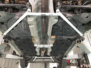 Ultra Racing BMW 2 F45 216i /X1 F48 2.0T /Mini Clubman F54 /Country Man F60 UltraRacing 3-Point Rear Lower Bar (3859), référence URTW-RL3-3859
