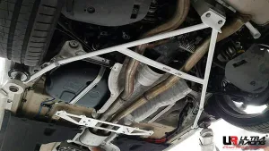 Ultra Racing BMW G02 (X4) 3.0T 4WD 18+ UltraRacing 5-Point Rear Lower Bar (4003), référence URTW-RL5-4003