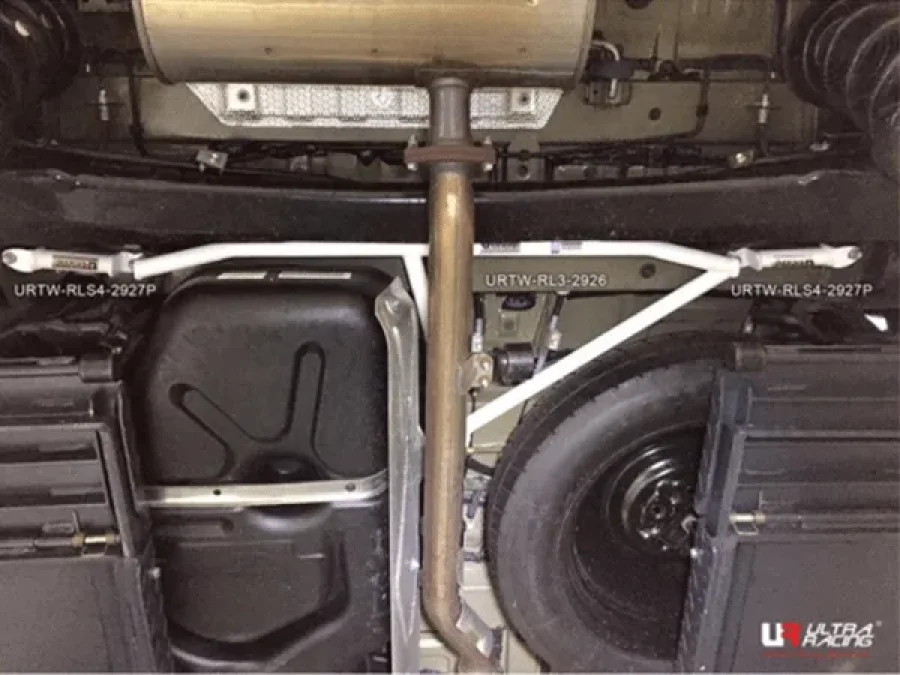 Ultra Racing Toyota Sienna (XL30) 3.5 V6 2WD 10+ UltraRacing 4-Point Rear Lower Bar (2927P), référence URTW-RS4-2927P