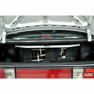 Ultra Racing Ford Laser (KF) 1.6 2WD 89Ã¢â‚¬â€œ94 UltraRacing 2-Point Rear Upper Strutbar (1411), référence RE2-1411