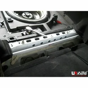 Ultra Racing Toyota Caldina (T240) 2.0T GT4 4WD 02-07 UltraRacing 2-Point Rear Upper Strutbar (833), référence RE2-833
