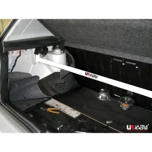 Ultra Racing Volkswagen Golf Gti MK2/A2 (TYP 19E) 1.8 83-92/Golf Gti MK3/A3 (TYP 1H) 1.8 92-98 2WD UltraRacing 2-Point Rear Upper Strutbar (982), référence RE2-982