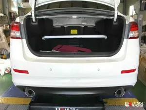 Ultra Racing Renault Samsung SM5 (L43) 1.6T/2.0 15+ UltraRacing 2-Point Rear Upper Strutbar (2244), référence URKR-RE2-2244