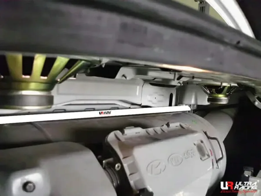 Ultra Racing Hyundai Grandeur (XG) 3.0 2WD 98-05 UltraRacing 2-Point Rear Upper Strutbar (2699), référence URKR-RE2-2699