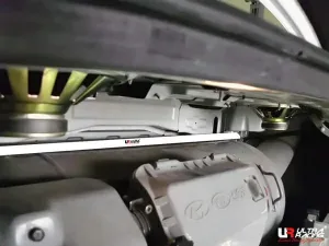 Ultra Racing Hyundai Grandeur (XG) 3.0 2WD 98-05 UltraRacing 2-Point Rear Upper Strutbar (2699), référence URKR-RE2-2699