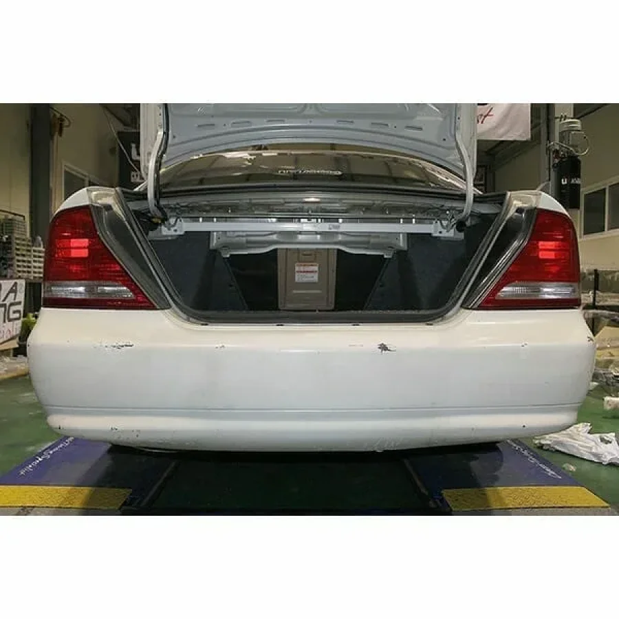 Ultra Racing Daewoo Magnus (V200) 2.0 2WD 00-06 UltraRacing 2-Point Rear Upper Strutbar (3060), référence URKR-RE2-3060