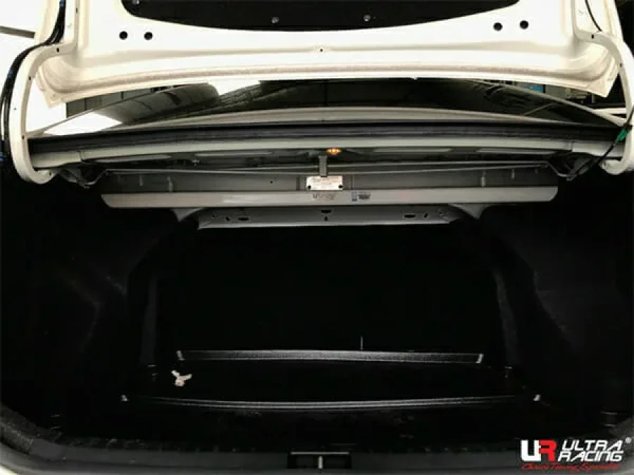 Ultra Racing Toyota Yaris Ativ (XP150) 1.5 2WD Thailand Imported 17+ UltraRacing 2-Point Rear Upper Strutbar (3824), référence URTH-RE2-3824
