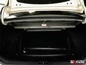Ultra Racing Toyota Yaris Ativ (XP150) 1.5 2WD Thailand Imported 17+ UltraRacing 2-Point Rear Upper Strutbar (3824), référence URTH-RE2-3824