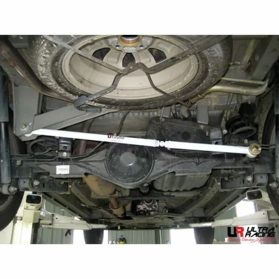 Ultra Racing Toyota Avanza (F600) 1.3/1.5 2WD 03-11 UltraRacing 2-Point Rear Torsion Bar (933A), référence PH2-933A